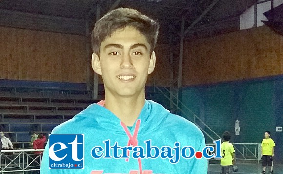 Tomas González se integrará hoy al trabajo de la Selección chilena de básquetbol menor de 18 años.