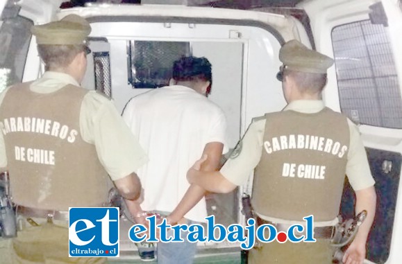 El sujeto fue detenido por Carabineros, siendo derivado hasta Tribunales para ser procesado. (Foto Archivo).