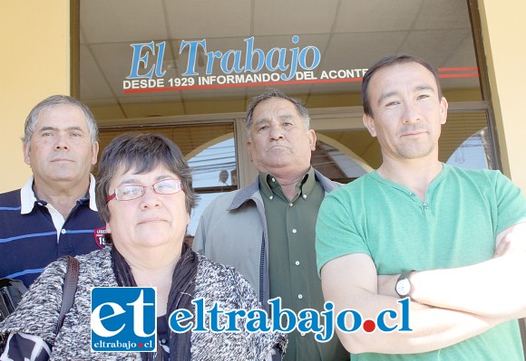 Hermosina Lazcano Henríquez, presidenta, y los directivos José y Víctor Herrera, así como Fernando Puebla, ambientalista aconcagüino, visitaron Diario El Trabajo para denunciar su malestar.