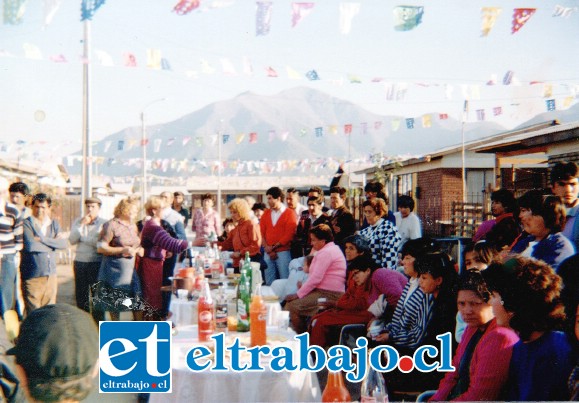FIESTAS DEL AYER.- Esta es una fiesta comunitaria realizada en Pasaje Turquía de Villa Argelia.