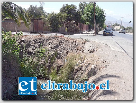 Existe un tubo que al parecer sería la prolongación del alcantarillado que colecta las aguas sucias de esa parte de Los Andes.