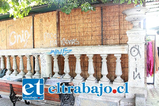 Definitivamente las condiciones estéticas de la terraza en la actualidad, no son las mejores.