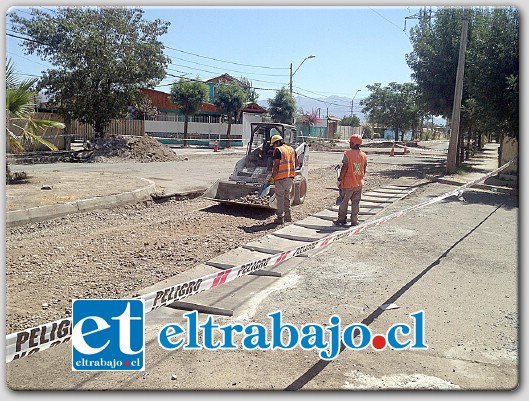 Pavimentos, construcción de lomos de toro e instalación de señalética vial, está ejecutando la Municipalidad de Los Andes.