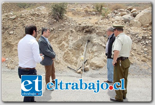 El sábado pasado el Gobernador Eduardo León y el Alcalde Guillermo Reyes se constituyeron en el lugar, ocasión en que se anunció que Chilquinta pagaría los gastos por el arreglo de la matriz.