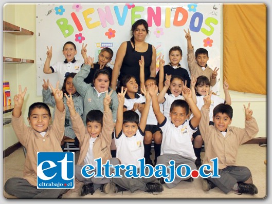 SIN LÍMITES.- Los peques de la Escuela Almendral también posaron para las cámaras de Diario El Trabajo. Ganas de hacerlo no les faltó.