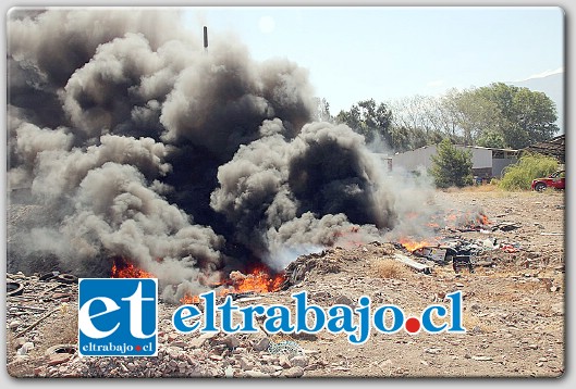 Por algunos momentos la nube tóxica alcanzó una altura considerable e incluso llegó hasta sectores como la Población Santa Rita y Villa Los Ríos.