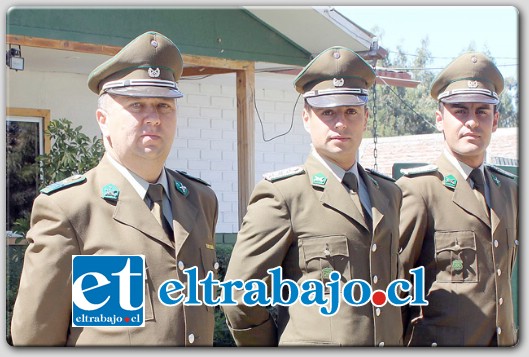 En la imagen, de izquierda a derecha, el Suboficial Rubén Sandoval, el Capitán Alfredo Castillo y el Teniente Ángelo Acevedo.