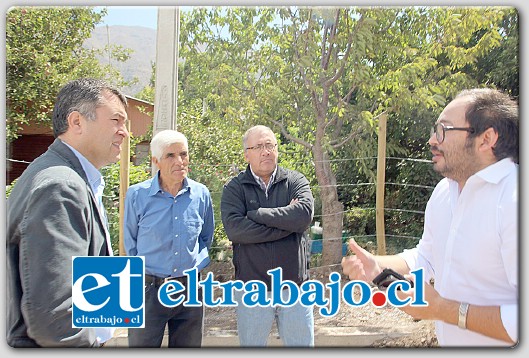 La autoridad de gobierno acompañada del alcalde Guillermo Reyes, el Director de Obras de la Municipalidad de Putaendo, Jorge Reyes, visitaron el sector Los Patos.