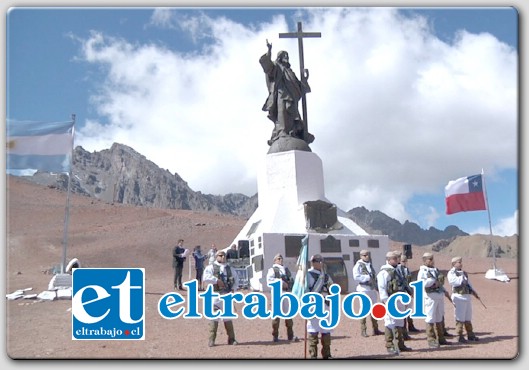 Esta ceremonia grafica este propósito de unidad y fraternidad entre estos dos pueblos hermanos que lucharon juntos por la independencia.