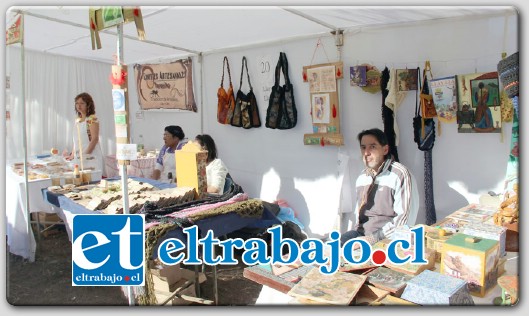 El domingo 23 la feria también comenzará a funcionar desde las 11:00 horas y por la tarde se llevará a cabo desde las 15:00 horas la Fiesta huasa.