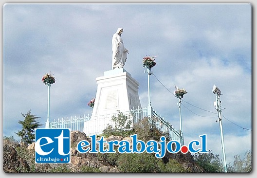 Confirman la sustracción de las banderas de la cima del Cerro de la virgen, así como también daños en el sistema de iluminación.