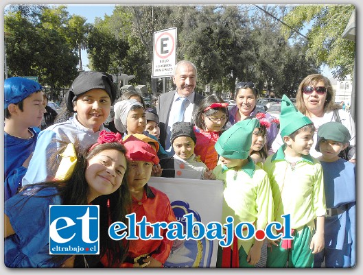 Alcalde Patricio Freire disfrutó como un niño más de esta entretenida actividad.