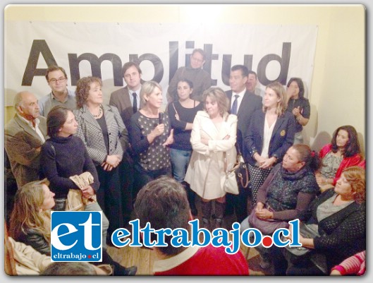 Aquí vemos caras conocidas en el encuentro del Movimiento Político Amplitud Los Andes 10 de abril de 2014.