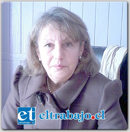 Directora de la Escuela Mateo Cockjlat de Tierras Blancas, Marcia Fabiola Endara Carrasco.