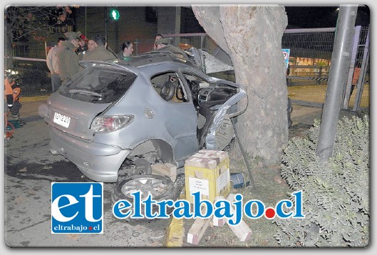 FULMINANTE.- Dos jóvenes resultaron con heridas de gravedad luego de protagonizar un accidente de tránsito en las afueras del Espacio Urbano de Los Andes, la madrugada de este martes.