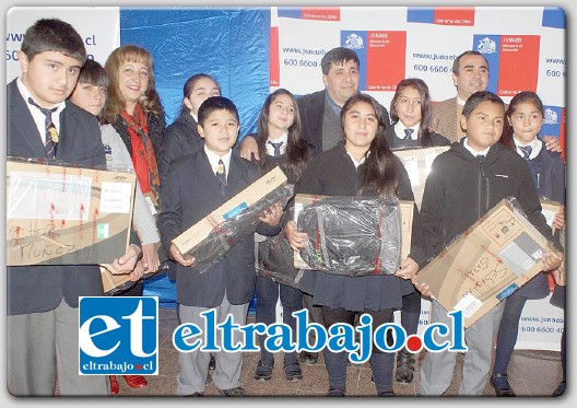 En Los Andes 267 niños recibieron sus equipos del Programa Yo Elijo mi PC.