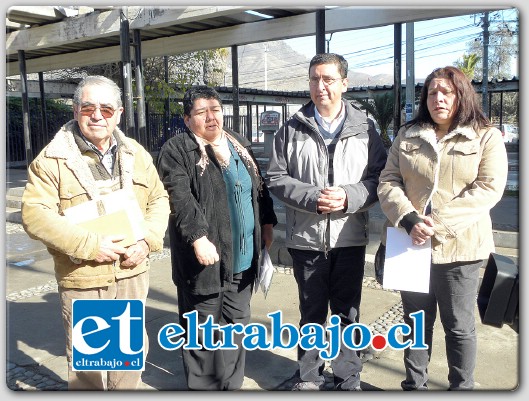 VECINOS PREOCUPADOS.- Con las lluvias los habitantes del sector quedan completamente aislados, teniendo que utilizar obligadamente el paso que se encuentra por Santa Rosa.