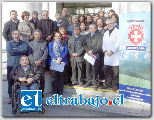 NUEVO TRATO.- El Director del Servicio, Alejandro Cárdenas Quintana junto a los dirigentes de Fenats Aconcagua, firmaron un Protocolo de Acuerdo para desarrollar un trabajo que les permita avanzar en demandas que mejoren el clima laboral.