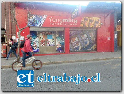 Al interior del local de juegos electrónicos ‘Yong Ming’, ubicado en Calle Merced a pasos de Combate de Las Coimas, se perpetró un millonario robo por desconocidos.