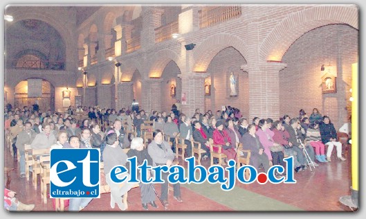 Cientos de putaendinos se dieron cita en la principal iglesia de la ciudad para celebrar junto al clérigo, sus 16 años de servir a la Iglesia.