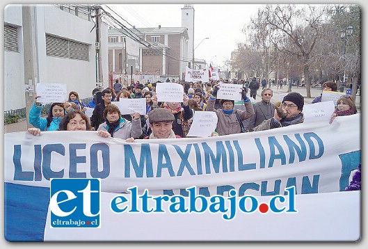 ENÉRGICAS VOCES.- Más de 150 profesores andinos participaron de una marcha nacional convocada por el gremio para reivindicar sus demandas y solicitar su participación activa en la reforma educacional que impulsa el gobierno.