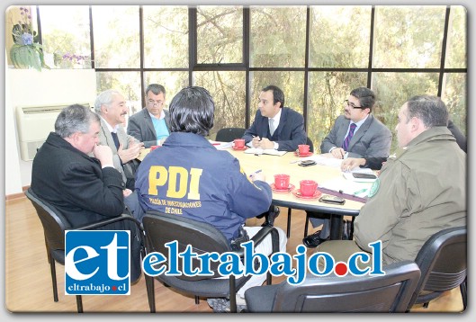 Al final de la reunión, tanto dirigentes, Policías como autoridades concordaron que en lo que respecta a la temática de seguridad, el trabajo en conjunto y colaboración de todos los organismos será la manera más efectiva de combatir la delincuencia.