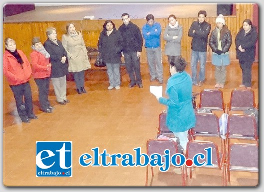 La actividad que estuvo a cargo de profesionales del Centro de la Mujer, abarcó parámetros que van desde la violencia psicológica y física en los hogares de estudiantes de la comuna.