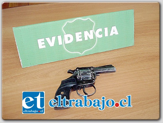 Finalmente el tribunal decretó como medida cautelar la Prohibición de acercarse del imputado a las víctimas y fijó un plazo de investigación de cuatro meses.