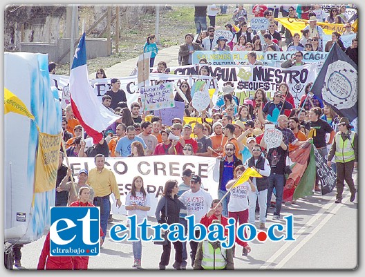 VIENE MARCHA.- Para fines del mes de julio diversas organizaciones ecologistas, sociales y municipios, estarían convocando a una gran marcha en defensa del agua en el Valle de Aconcagua. (Archivo)