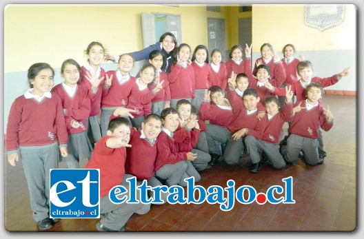 BRILLANTES.- Nuevamente el Liceo Darío Salas está marcando la diferencia, pues hoy están todos felices por los resultados obtenidos en la última medición Simce 2013.