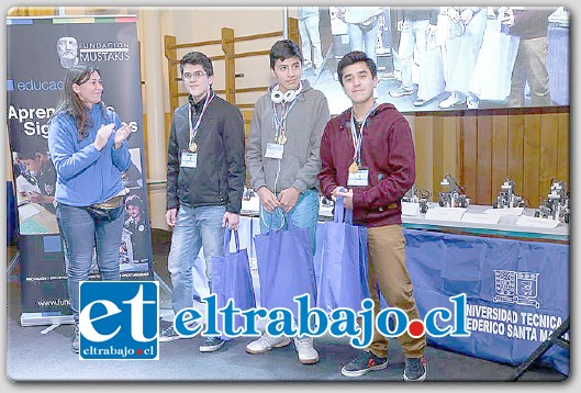 INDUSTRIALINOS DE PRIMERA.- Vicente Chaparro, Sergio Meza y Bryan Santander de La Escuela Industrial, realizaron una destacada participación en el evento.