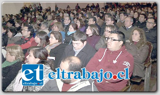 La actividad contó con la presencia de un importante número de docentes del sistema municipal.