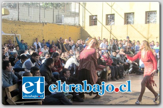 A REÍR.- Gracias a gestiones efectuadas por el Área Técnica de la unidad, se logró que el Circo Timoteo realizara una función en el sector de la multi-cancha del recinto.