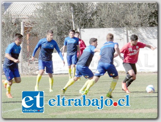 El Uní y Everton jugaron un intenso y entretenido partido en la Cancha Zacarías Amar Pozo.