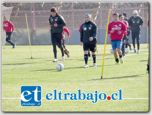 La escuadra unionista está entrenando con regularidad los martes y jueves en el estadio municipal.