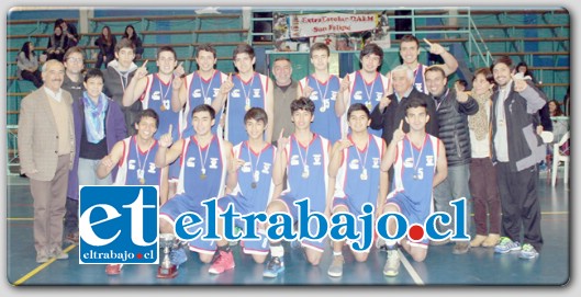 LOS CAMPEONES.- La Selección de Básquetbol U-18 de San Felipe, se convirtió en campeona de la categoría U-20, en el Torneo Copa Aniversario.