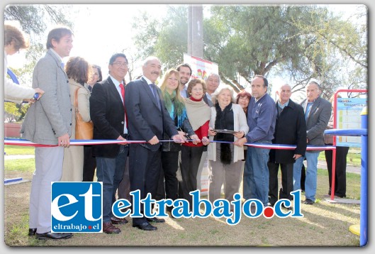 Junto al alcalde Patricio Freire y diversas autoridades, se procedió al tradicional corte de cinta de esta iniciativa que ciertamente, permitirá fomentar la actividad física entre quienes habitan este lugar y otros aledaños.