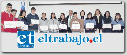 Más de 40 estudiantes de distintos establecimientos de Aconcagua, recibieron sus certificados.