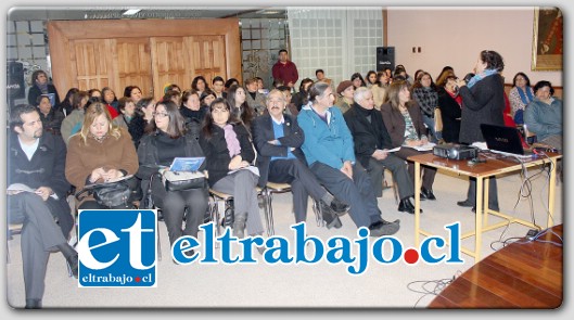 La iniciativa contó entre sus expositores con el Gineco-obstetra y Sexólogo Dr. Christian Thomas, además de una profesional del Colegio de Matronas.