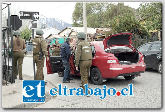 Personal de Carabineros desarrolló un intenso operativo en la Población Cristo Redentor, donde los delincuentes intentaron esconderse, siendo uno de ellos detenido.