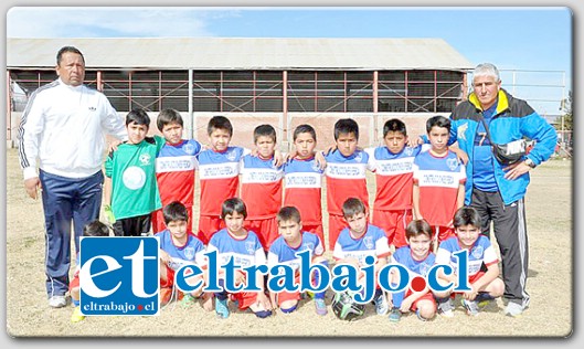 El equipo U-10 de la escuela de fútbol de Luis Quezada fue el mejor en un encuentro realizado en la comuna de San Esteban.