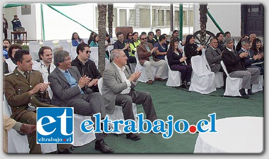 Con una ceremonia oficial realizada en el patio del Hospital San Antonio, la comunidad hospitalaria junto a autoridades y funcionarios, celebró su aniversario 135.