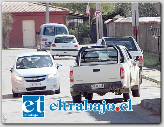 La entrada y salida del centro de Putaendo por Calle Eduardo Weggener, requiere una urgente intervención debido a la reiterada congestión vehicular que se registra en el sector.