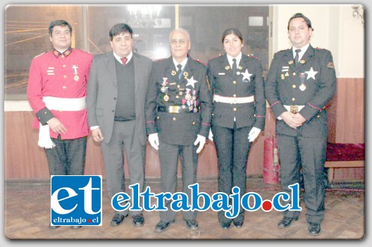 En la ocasión se nombró Bombero insigne al voluntario Floridor Zamora, por sus 50 años de servicio y a Manuel Díaz, por sus 45 años de trayectoria. También se entrego el Premio Mérito Municipal al voluntario de la Segunda Compañía, Germán Espínola.