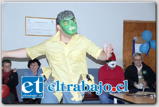 Personajes como Hulk estuvieron interpretados por funcionarios del Cesfam de Putaendo en esta actividad.