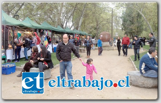 Alameda Chacabuco fue el epicentro de la música en vivo, el teatro infantil, la artesanía local y la participación de la ciudadanía.