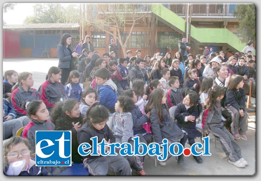 El pasado miércoles y con la participación de una gran cantidad de alumnos, padres y apoderados, la Escuela José Manso de Velasco celebró su aniversario número 96.