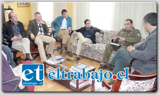 La reunión solicitada al gobernador fue para conversar sobre actuar de Fuerzas Especiales en intervención de la Ruta 60 CH en el sector La Pirca de esta comuna.