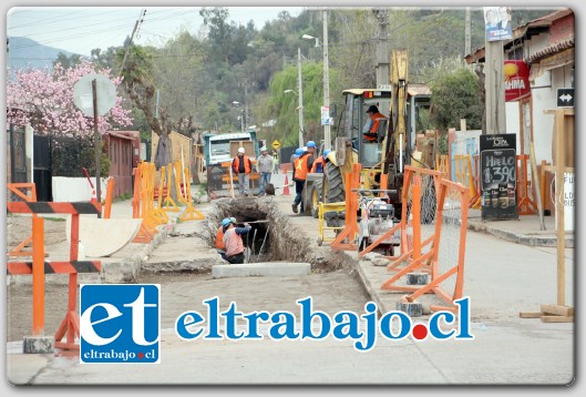 Esval se encuentra realizando la renovación del colector de aguas servidas de Calle Chacabuco.