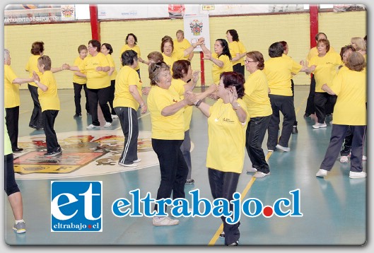 Este viernes se realizó en el Gimnasio Samuel Tapia Guerrero (ex-Sala Múltiple), el Primer Encuentro de Actividad Física de Adultos Mayores de la comuna de San Felipe.